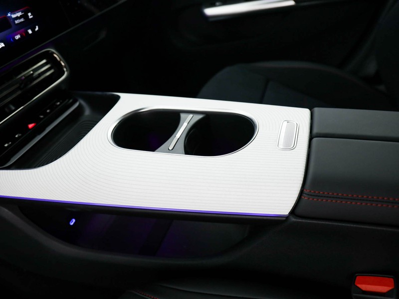Mercedes CLA Coupè 250+ con tecnologia EQ  bianco