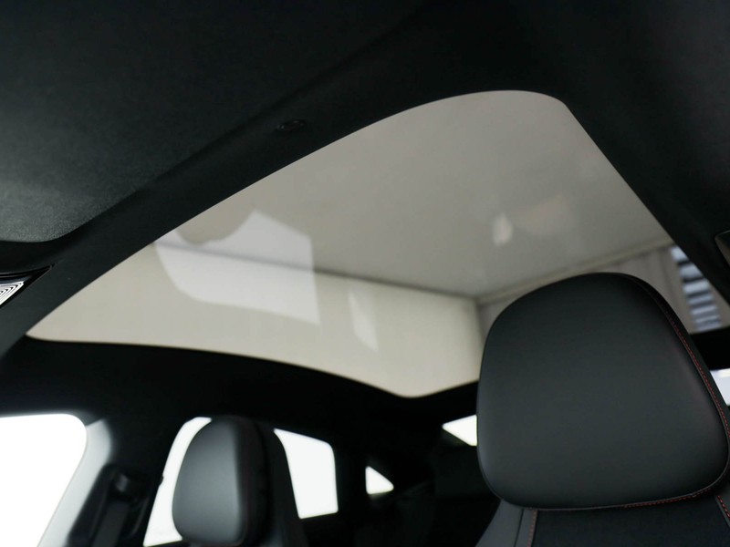 Mercedes CLA Coupè 250+ con tecnologia EQ  bianco