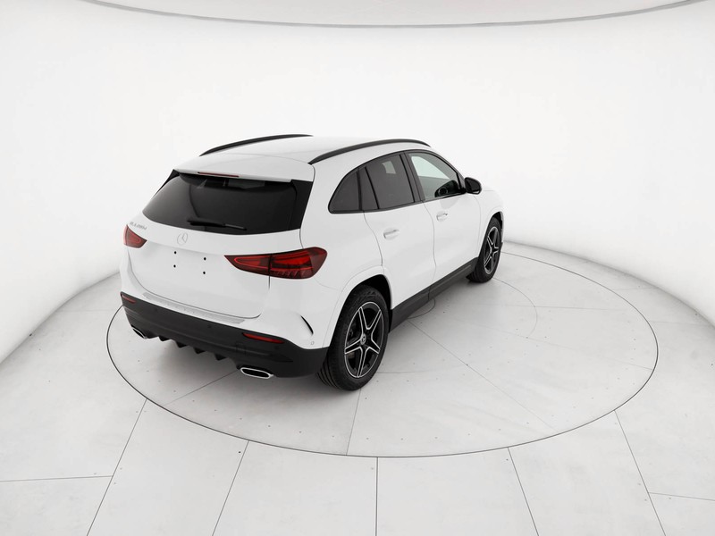 Mercedes GLA 200 d automatic diesel bianco