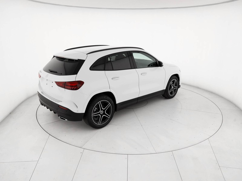 Mercedes GLA 200 d automatic diesel bianco