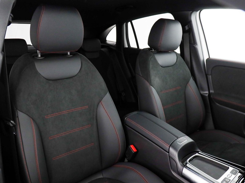 Mercedes GLA 200 d automatic diesel bianco