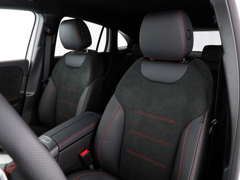 Mercedes GLA 200 d automatic diesel bianco