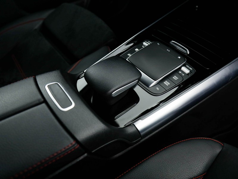 Mercedes GLA 200 d premium auto