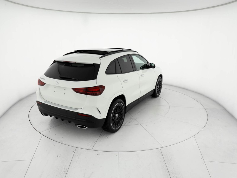 Mercedes GLA 180 d amg line advanced plus auto diesel bianco