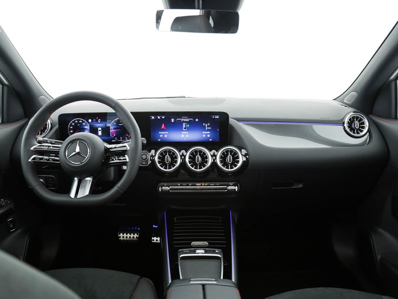 Mercedes GLA 180 d amg line advanced plus auto diesel bianco