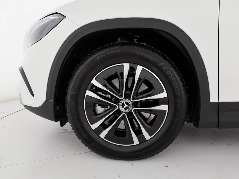 Mercedes GLA 180 executive auto ibrido bianco