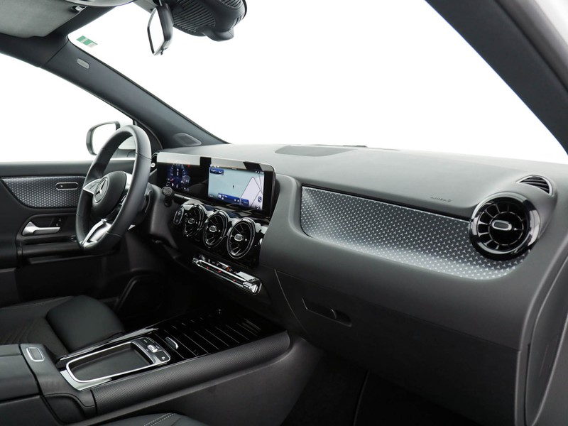 Mercedes GLA 180 executive auto ibrido bianco