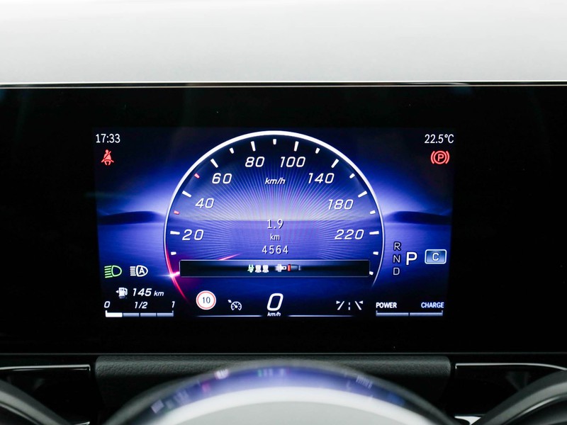 Mercedes GLA 180 executive auto ibrido bianco