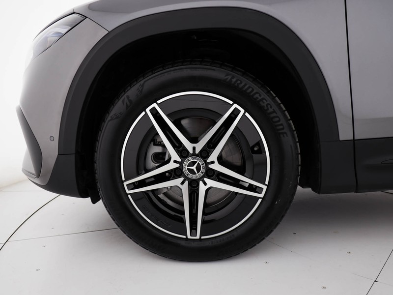 Mercedes EQB 250 sport plus elettrica grigio