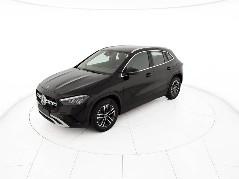 Mercedes GLA 180 executive auto benzina nero
