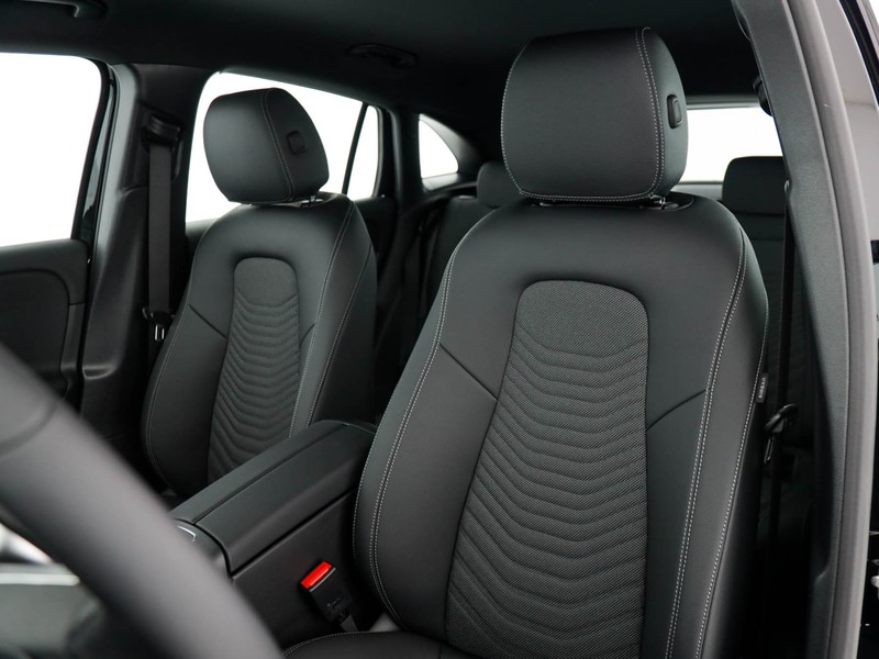 Mercedes GLA 180 executive auto benzina nero
