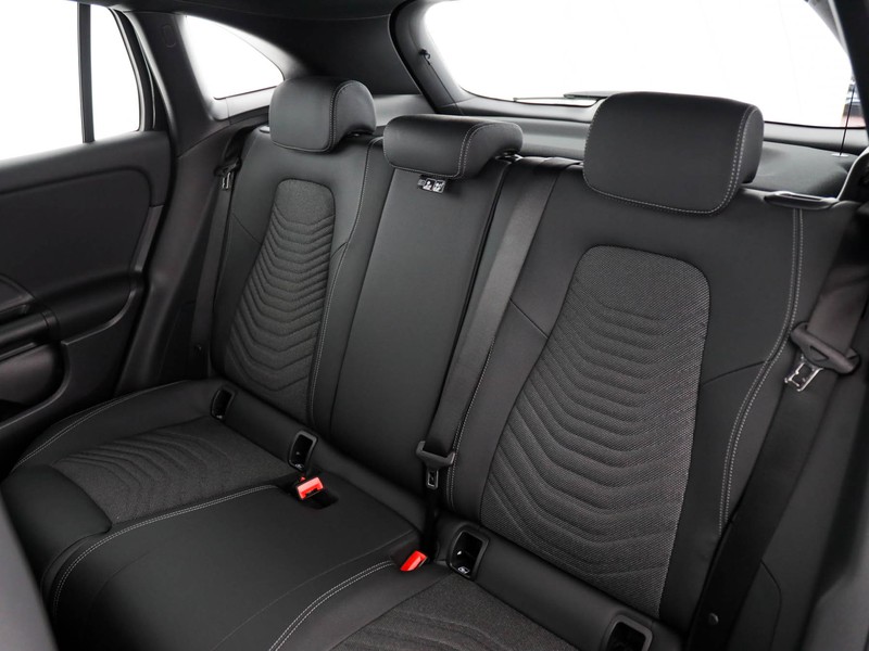Mercedes GLA 180 executive auto benzina nero