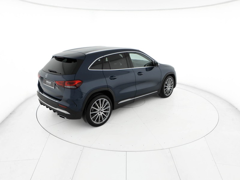 Mercedes GLA 200 d premium auto