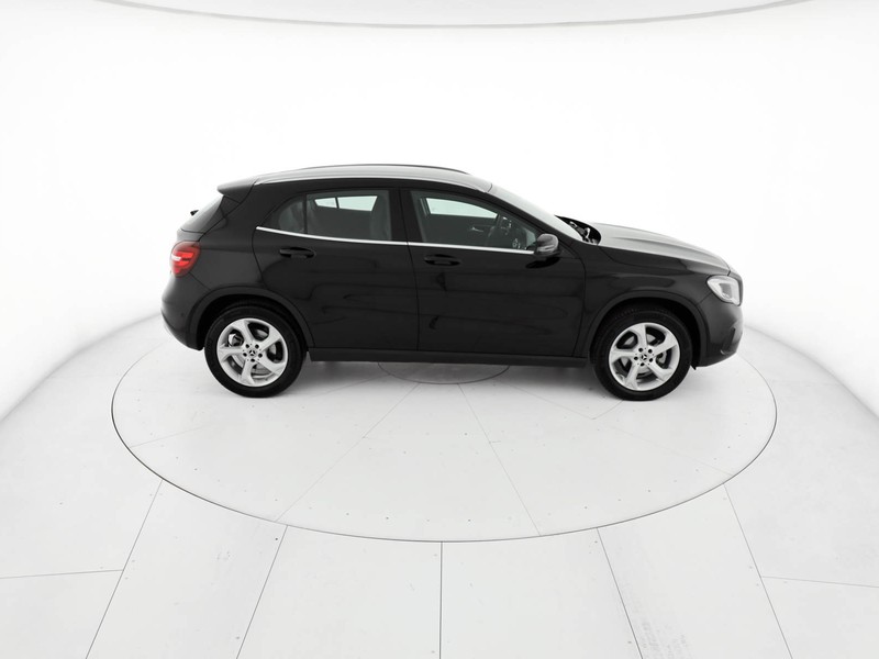Mercedes GLA 200 d sport auto