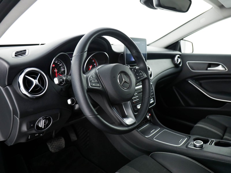 Mercedes GLA 200 d sport auto