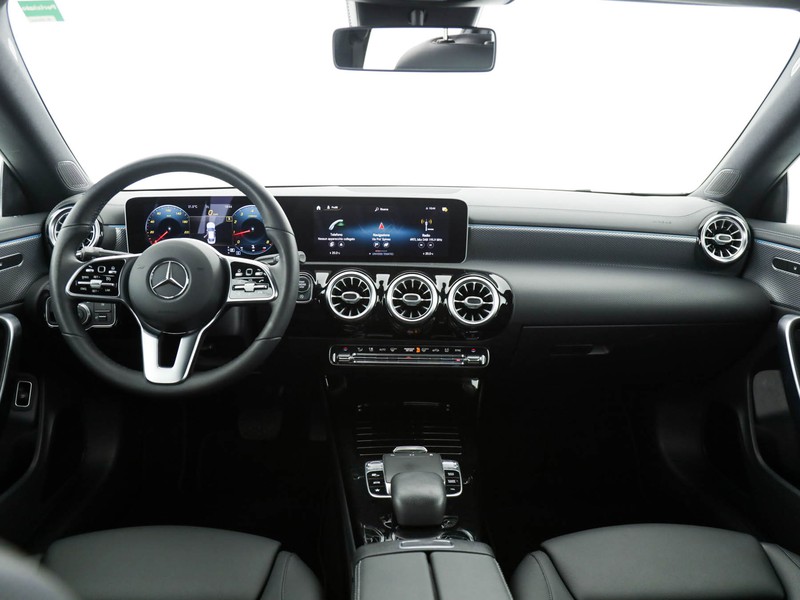 Mercedes CLA Coupè coupe 180 sport auto benzina bianco