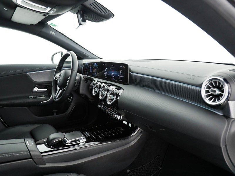 Mercedes CLA Coupè coupe 180 sport auto benzina bianco