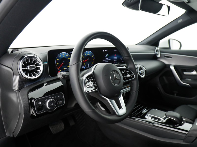 Mercedes CLA Coupè coupe 180 sport auto benzina bianco