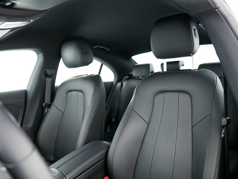 Mercedes CLA Coupè coupe 180 sport auto benzina bianco
