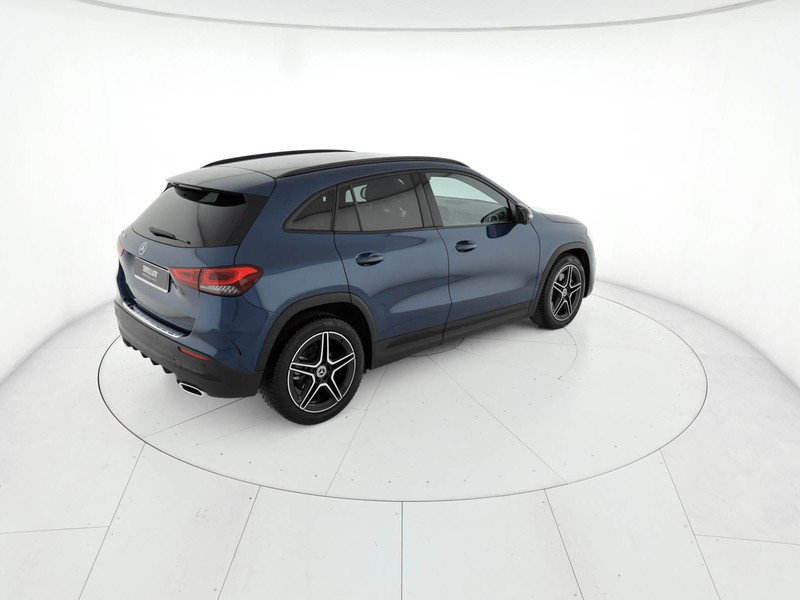 Mercedes GLA 180 d premium auto diesel blu/azzurro