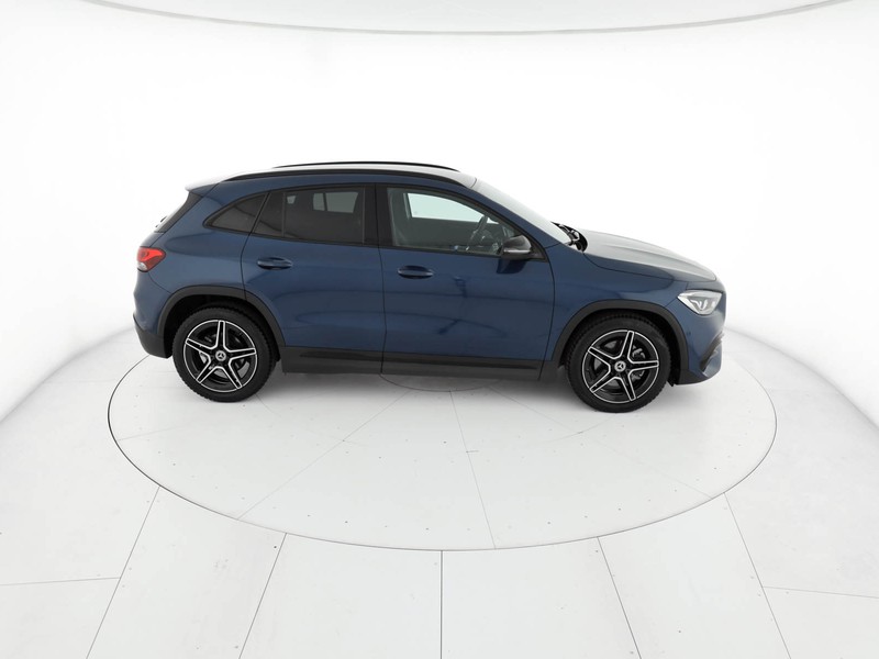 Mercedes GLA 180 d premium auto diesel blu/azzurro