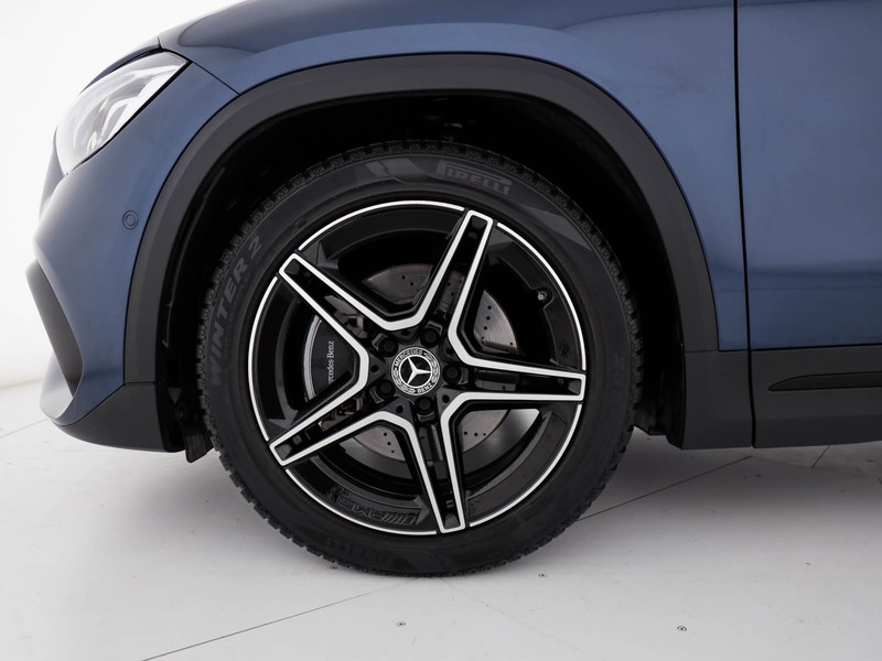 Mercedes GLA 180 d premium auto diesel blu/azzurro
