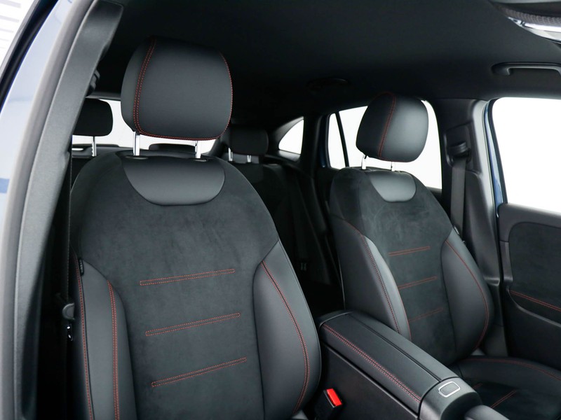 Mercedes GLA 180 d premium auto diesel blu/azzurro