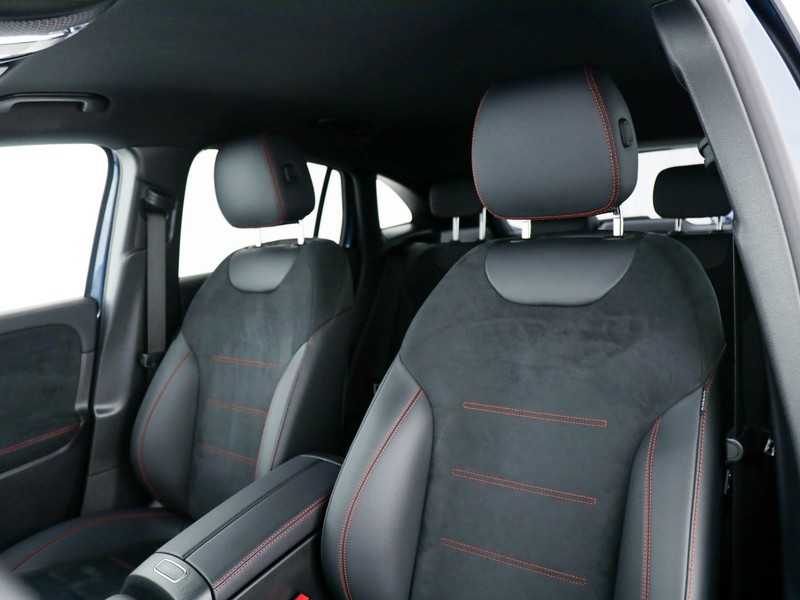 Mercedes GLA 180 d premium auto diesel blu/azzurro