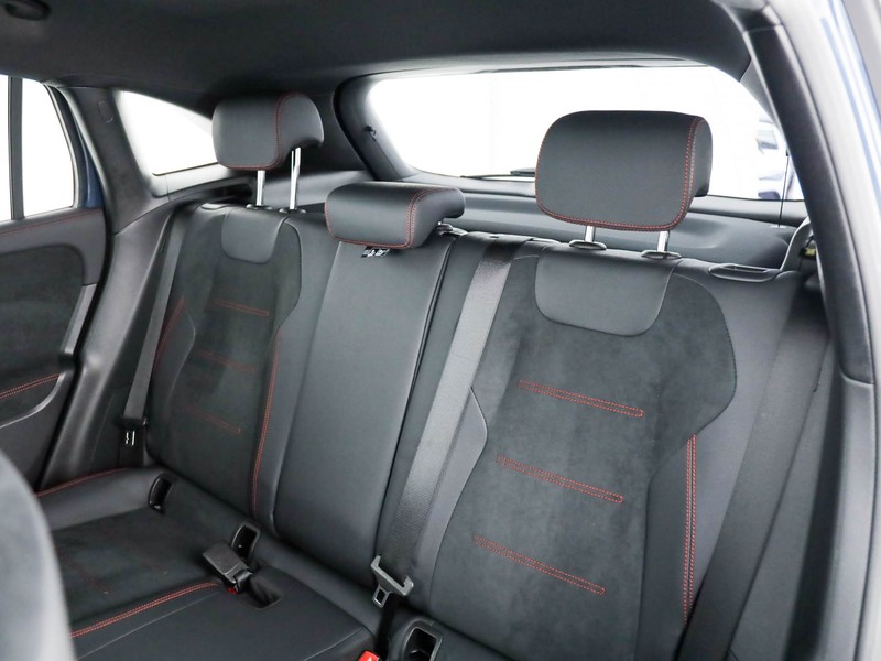 Mercedes GLA 180 d premium auto diesel blu/azzurro