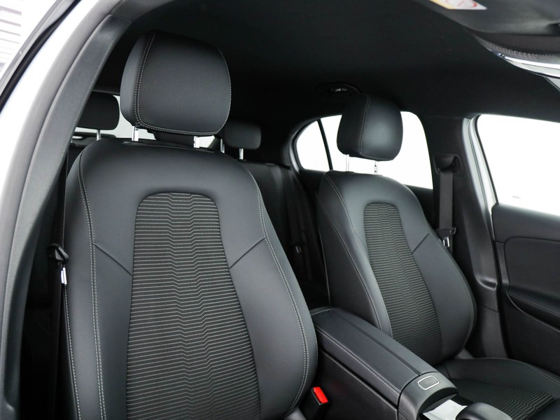 Mercedes Classe A 180 d sport night edition auto diesel argento