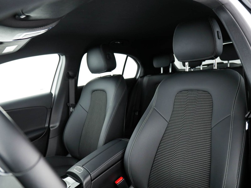 Mercedes Classe A 180 d sport night edition auto diesel argento