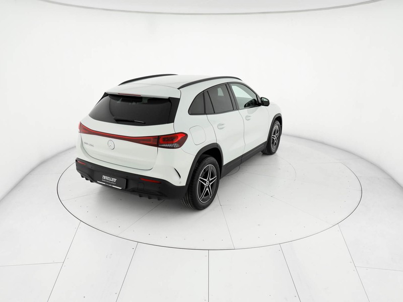 Mercedes EQA 250 premium elettrica bianco