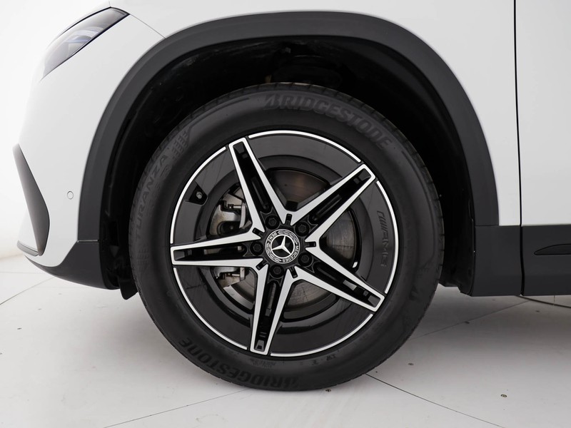 Mercedes EQA 250 premium elettrica bianco