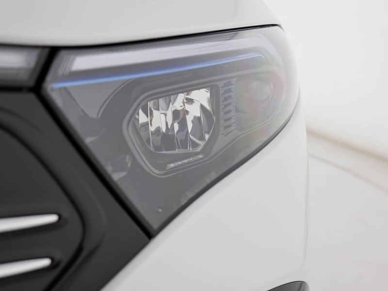 Mercedes EQA 250 premium elettrica bianco