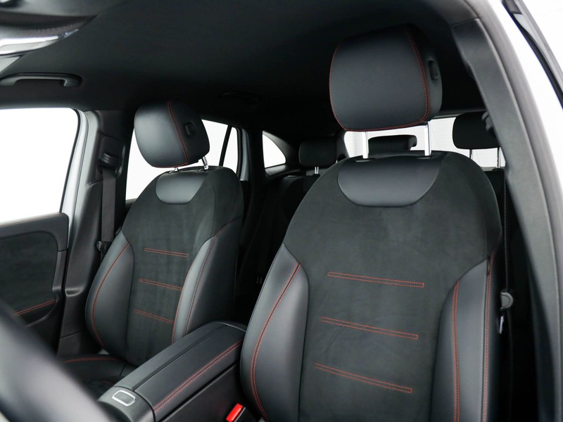 Mercedes EQA 250 premium elettrica bianco