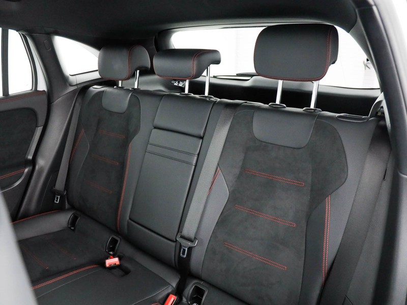 Mercedes EQA 250 premium elettrica bianco