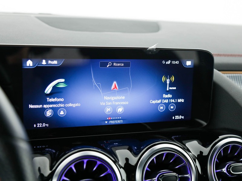 Mercedes EQA 250 premium elettrica bianco