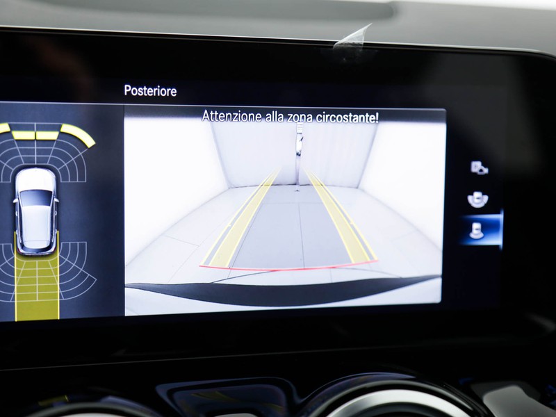 Mercedes EQA 250 premium elettrica bianco