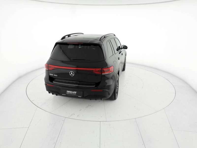 Mercedes EQB 250 premium elettrica nero