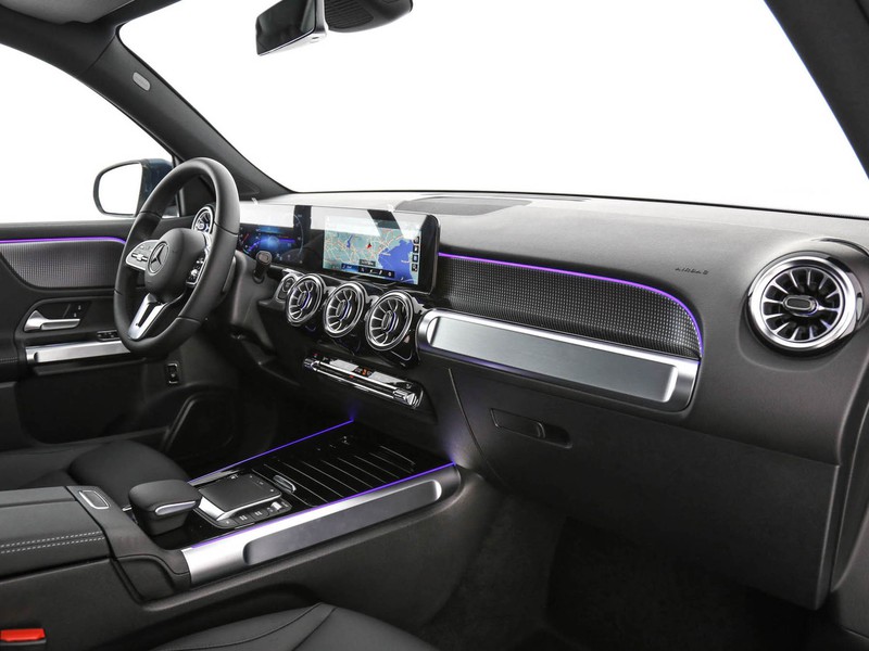 Mercedes EQB 300 sport 4matic elettrica blu/azzurro