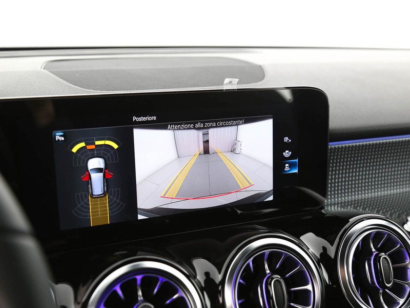 Mercedes EQB 300 sport 4matic elettrica blu/azzurro