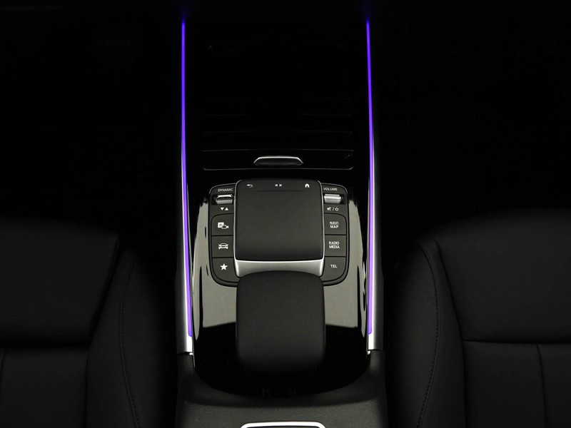 Mercedes EQB 300 sport 4matic elettrica blu/azzurro