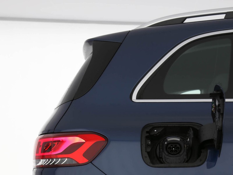Mercedes EQB 300 sport 4matic elettrica blu/azzurro