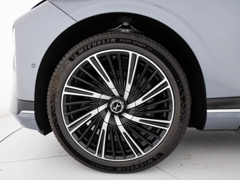 XPENG G9 XPENG AWD Perfornance  grigio