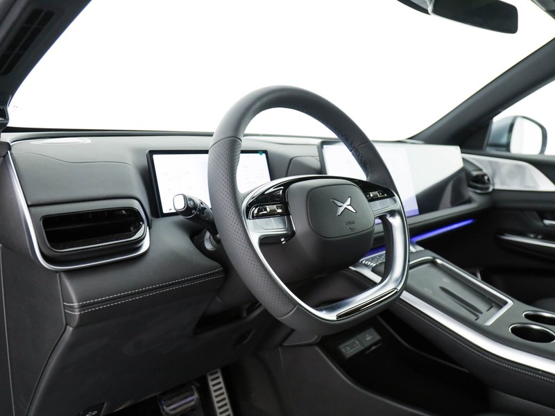 XPENG G9 XPENG AWD Perfornance  grigio