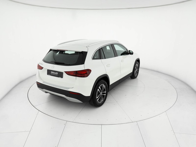 Mercedes GLA 180 d executive auto diesel bianco