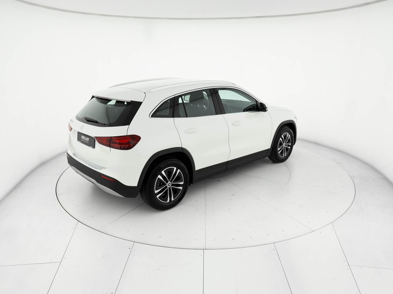 Mercedes GLA 180 d executive auto diesel bianco