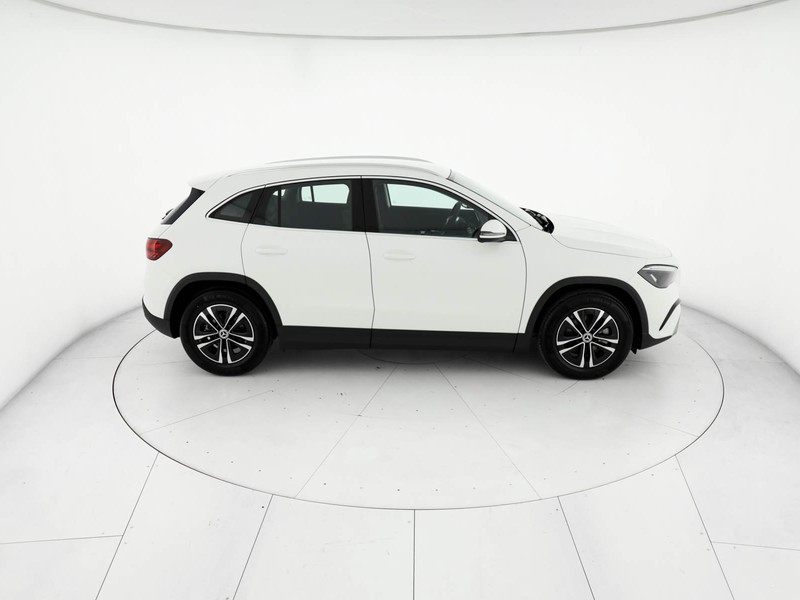 Mercedes GLA 180 d executive auto diesel bianco