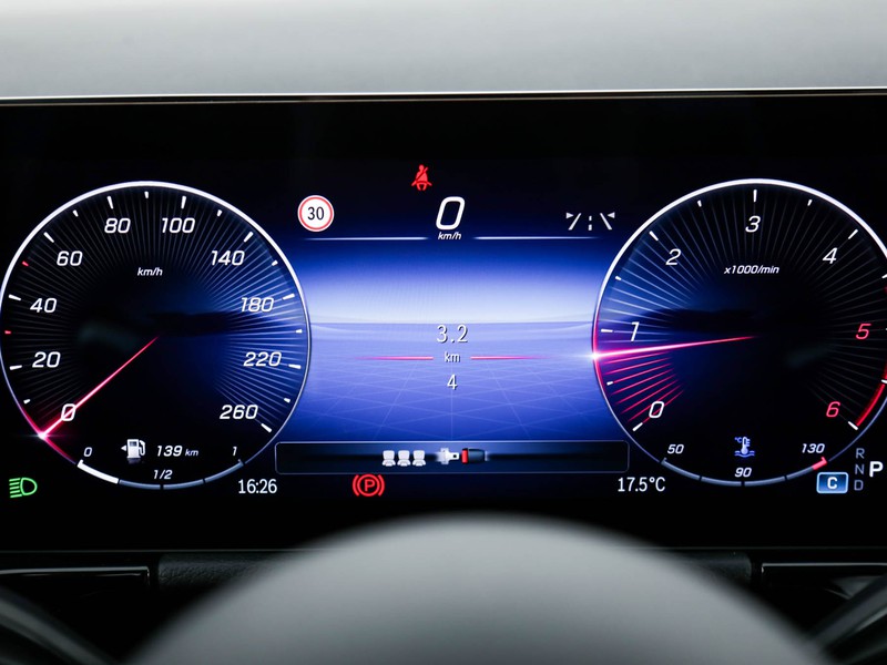 Mercedes GLA 180 d amg line advanced plus auto