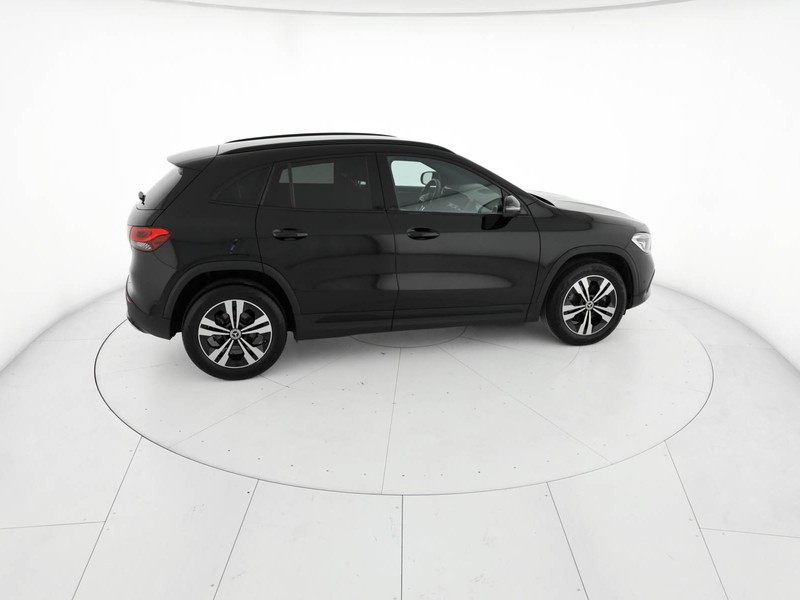 Mercedes GLA 180 d sport plus auto diesel nero